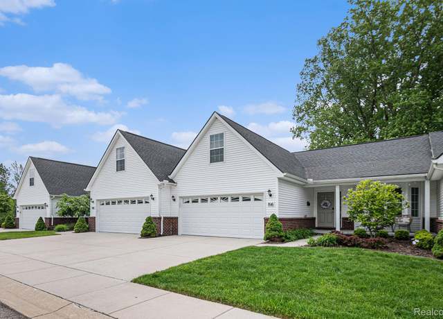 Property at 816 Nelsons Ridge Dr, Howell, MI 48843, 3 beds, 2 baths
