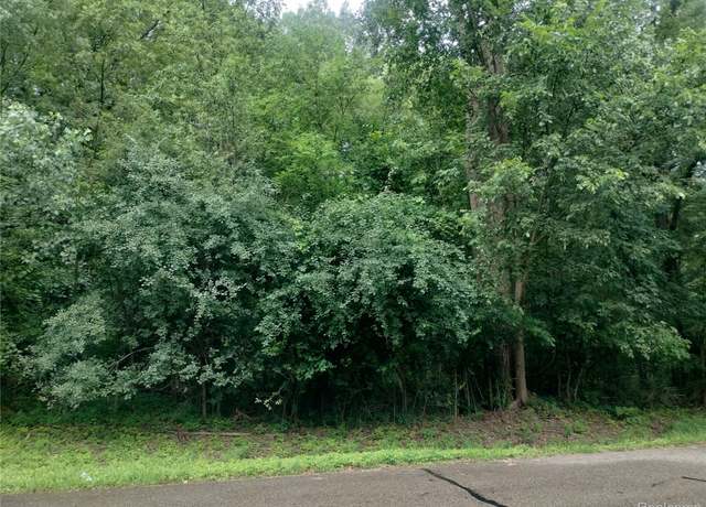 Property at 25888 Sierra Dr, Novi, MI 48374