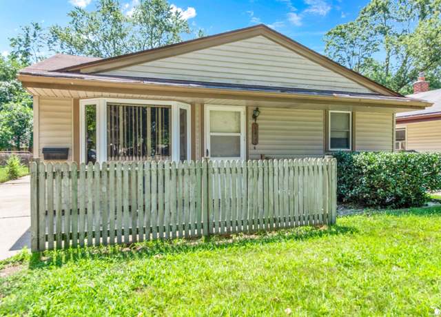 Property at 25077 Hopkins St, Dearborn Heights, MI 48125, 3 beds, 1 bath