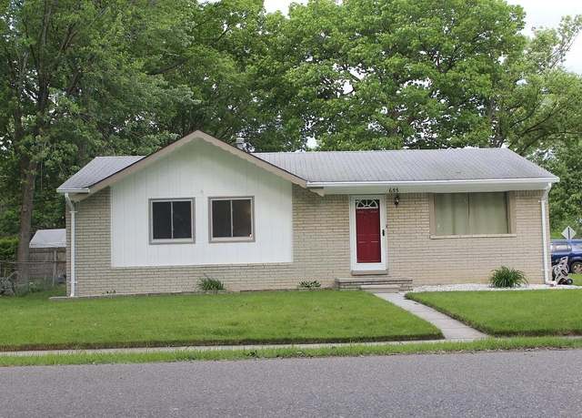 Property at 655 Robinwood Dr, Troy, MI 48083, 4 beds, 1.5 baths