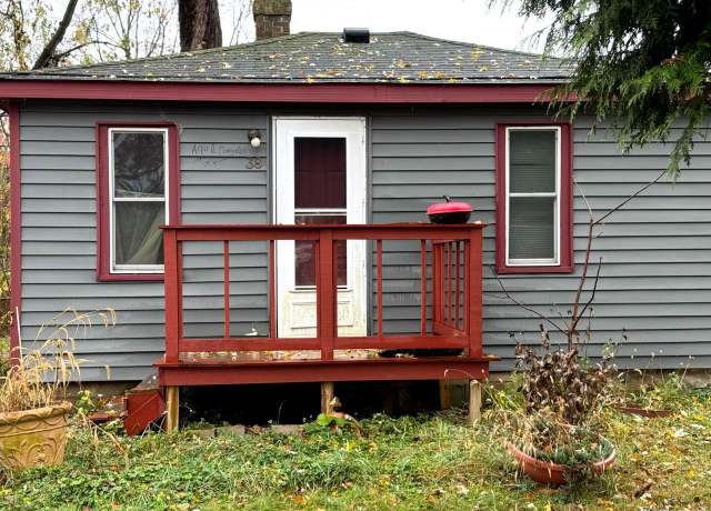 Property at 38 E Sheffield Ave, Pontiac, MI 48340, 2 beds, 1 bath