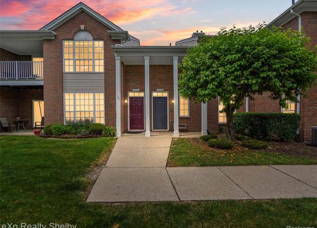 Property at 16436 Grandview Dr, Macomb, MI 48044, 2 beds, 2 baths