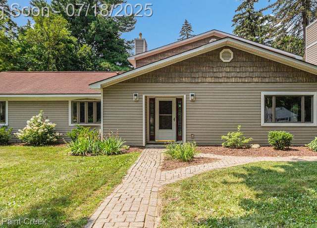 Property at 2128 Somerset Rd, Bloomfield Hills, MI 48302, 5 beds, 2.5 baths