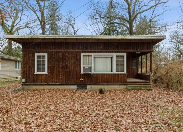 Property at 76 Pokagon Trl, New Buffalo, MI 49117, 2 beds, 1 bath