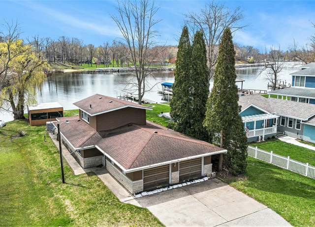 Property at 8750 Shore Dr, Watervliet, MI 49098, 3 beds, 2.5 baths
