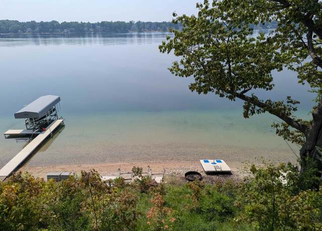 Property at 541 Finehout Dr, Traverse City, MI 49684, 4 beds, 3.5 baths