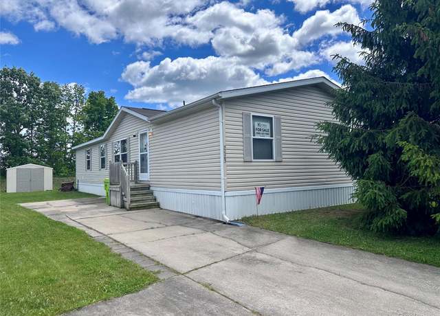 Property at 52263 Landsdowne Cir, Chesterfield, MI 48051, 4 beds, 2 baths
