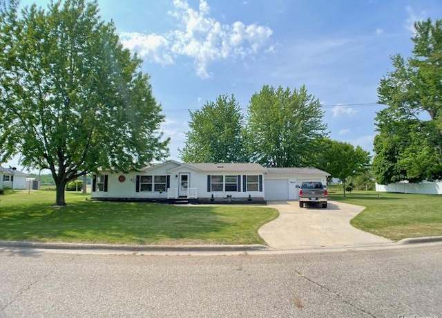 Property at 2538 Parrott St, Deckerville, MI 48427, 3 beds, 2.5 baths
