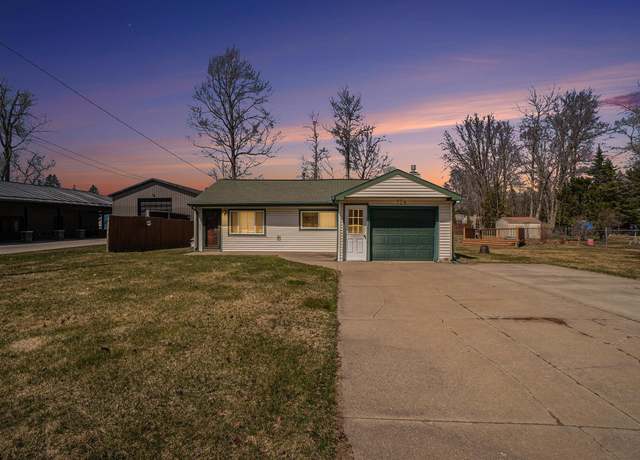 Property at 124 Dale Rd, Houghton Lake, MI 48629, 3 beds, 2 baths