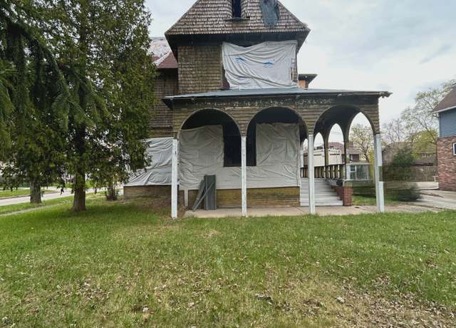 Property at 903 E Holland Ave, Saginaw, MI 48601, 5 beds, 3 baths