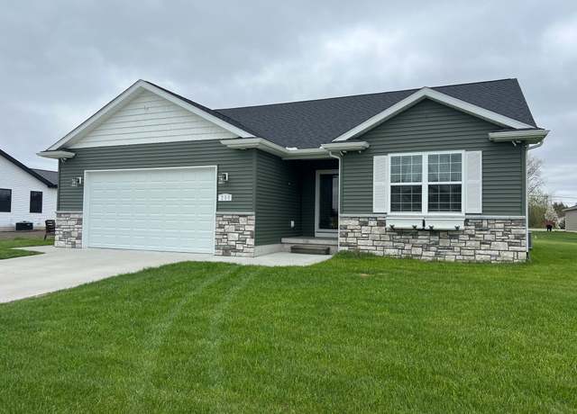 Property at 280 Oregon Ave, Marysville, MI 48040, 4 beds, 2 baths