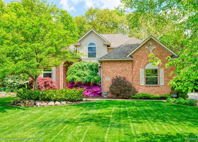 Property at 6276 Chad Ct, Brighton, MI 48116, 4 beds, 3.5 baths