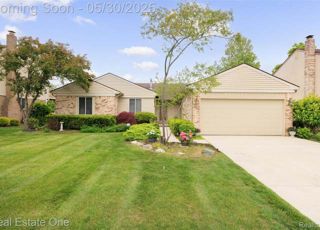 Property at 1194 Paddington Rd, Canton, MI 48187, 3 beds, 2.5 baths