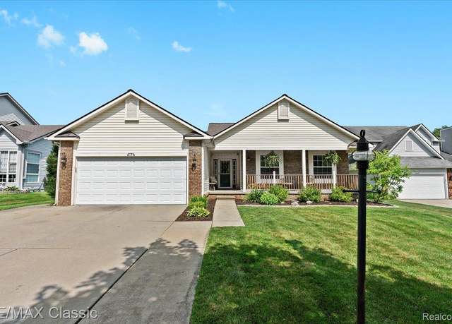 Property at 4176 W Pointe Dr, Waterford, MI 48329, 3 beds, 3 baths