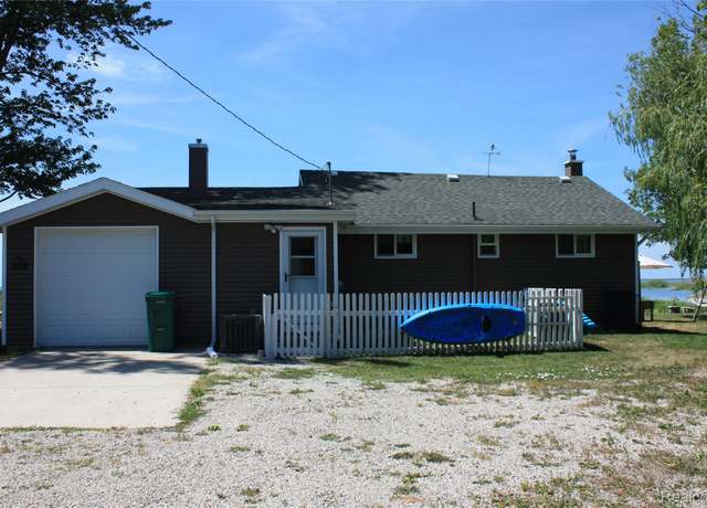 Property at 1724 Maple Rd, Sebewaing, MI 48759, 2 beds, 1.5 baths