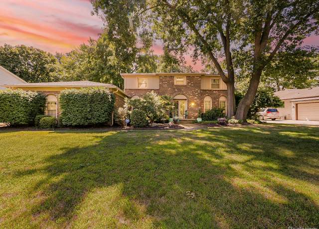 Property at 11924 Raintree Ct, Utica, MI 48315, 4 beds, 2.5 baths