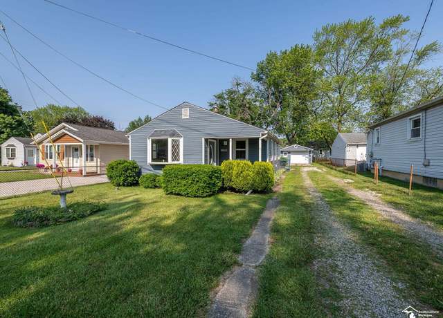 Property at 2109 Spaulding Rd, Monroe, MI 48162, 3 beds, 1 bath