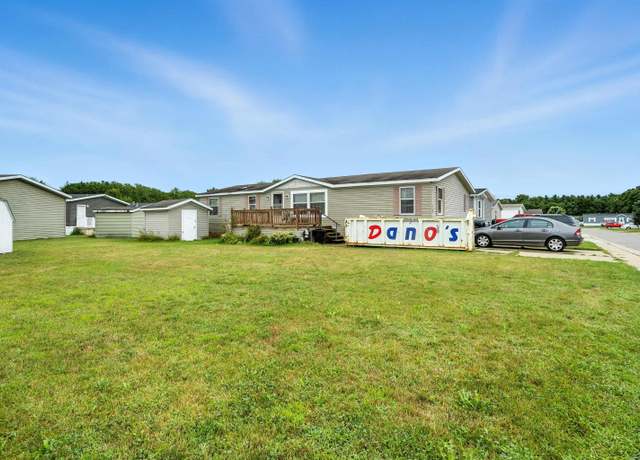 Property at 1905 Magnolia St, Columbus Township, MI 48063, 4 beds, 2 baths