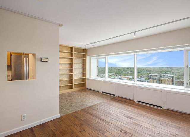 Property at 555 E William St Unit 25I, Ann Arbor, MI 48104, 1 bed, 1 bath