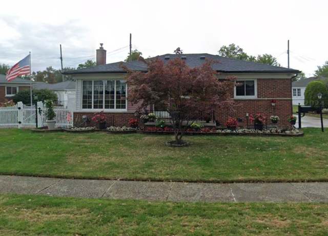 Property at 19342 Ike St, Roseville, MI 48066, 3 beds, 1 bath