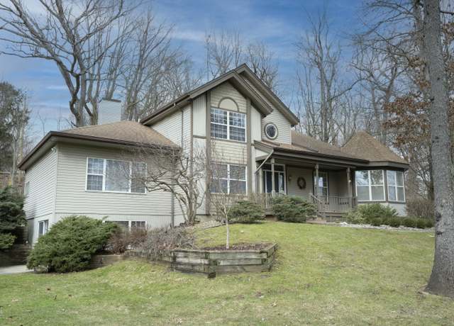 Property at 3004 White Oaks Ln, Buchanan, MI 49107, 3 beds, 2.5 baths