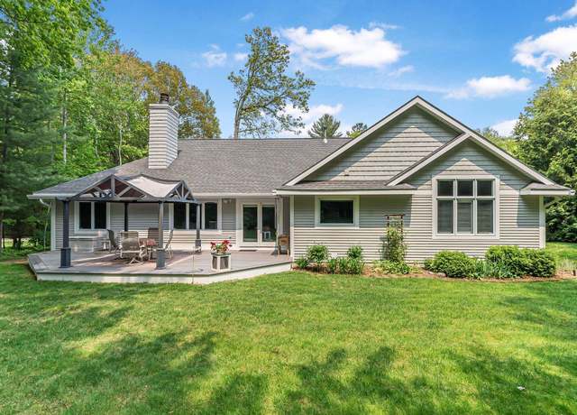 Property at 9111 Settlers Cv, Traverse City, MI 49684, 3 beds, 2.5 baths