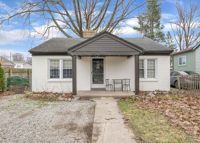 Property at 21324 Rensselaer St, Farmington Hills, MI 48336, 2 beds, 1 bath