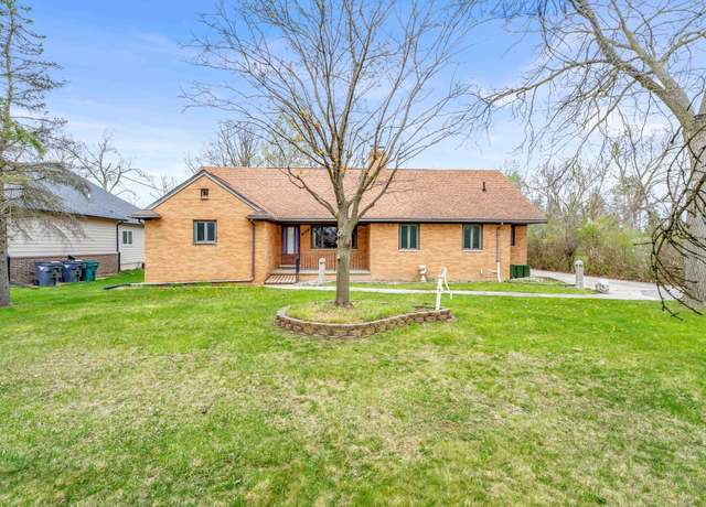 Property at 2927 Dashwood Dr, Troy, MI 48083, 4 beds, 4 baths