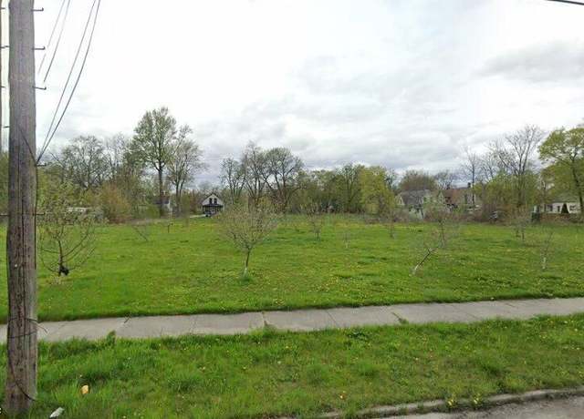 Property at 221 S 14th St, Saginaw, MI 48601, 1 bath