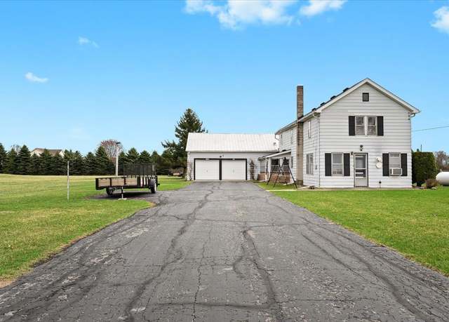 Property at 1572 Doty Rd, Monroe, MI 48162, 3 beds, 1 bath
