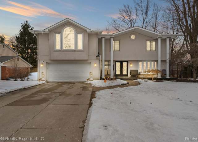 Property at 1965 Devonshire Rd, Bloomfield Hills, MI 48302, 5 beds, 3.5 baths