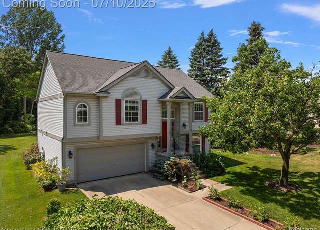 Property at 6873 Fox Ln, Waterford, MI 48327, 3 beds, 2.5 baths
