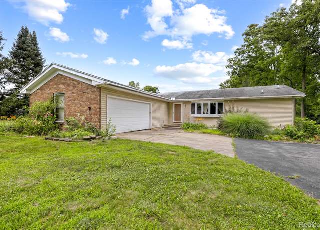 Property at 7109 Maple Dale Rd, Jackson, MI 49201, 3 beds, 3 baths