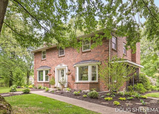 Property at 9679 Port Sheldon St, Zeeland, MI 49464, 5 beds, 3.5 baths