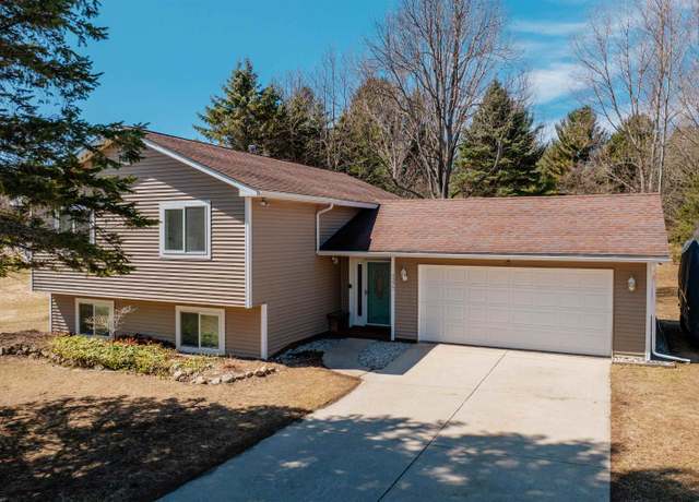 Property at 4277 Weatherby Ln, Traverse City, MI 49685, 4 beds, 2 baths
