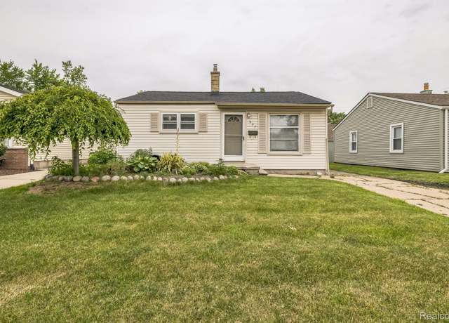 Property at 647 E Brockton Ave, Madison Heights, MI 48071, 2 beds, 1 bath