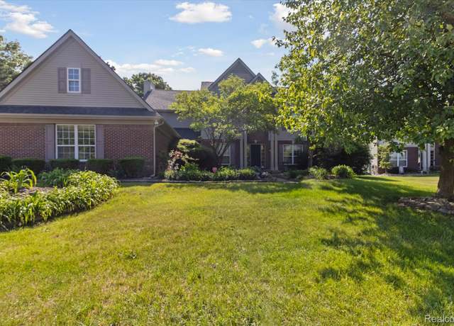 Property at 785 Akehurst Ln, White Lake, MI 48386, 4 beds, 3 baths