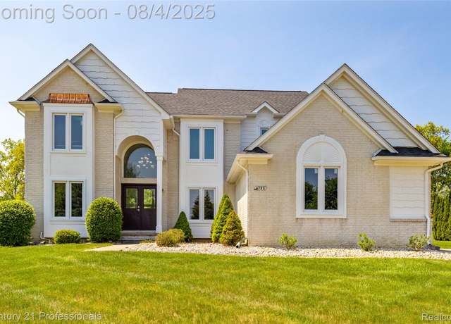 Property at 4136 Oakland Ridge Dr, Orion Charter Township, MI 48359, 4 beds, 2.5 baths