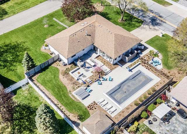 Property at 55 Gabriel Dr, South Haven, MI 49090, 5 beds, 3.5 baths