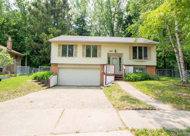 Property at 2626 Winter Dr, Troy, MI 48083, 3 beds, 1.5 baths