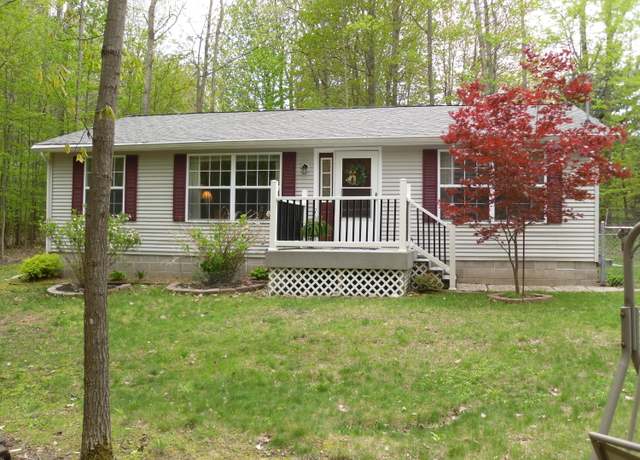 Property at 6515 Maple Rd, Ludington, MI 49431, 3 beds, 2 baths