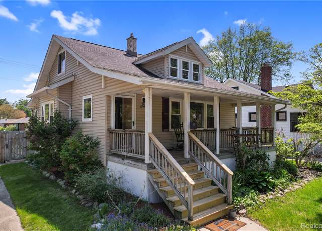 Property at 27728 Florence St, St Clair Shores, MI 48081, 3 beds, 1.5 baths