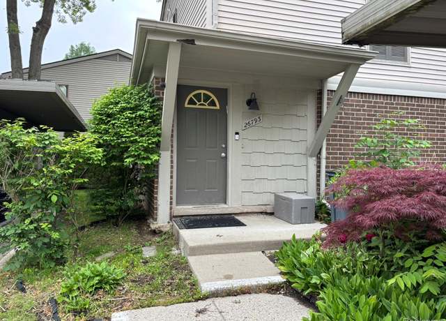 Property at 26793 Farmbrook Villa Dr, Southfield, MI 48034, 3 beds, 2.5 baths