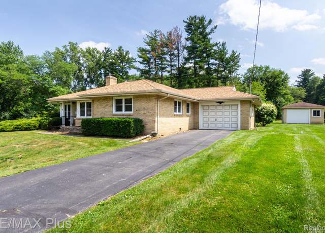 Property at 1320 Kra Nur Dr, Burton, MI 48509, 2 beds, 1 bath