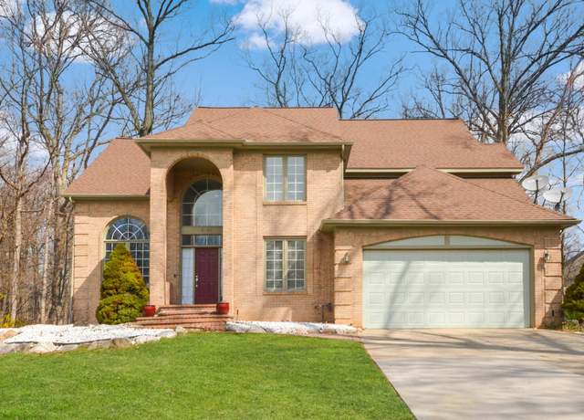Property at 2064 Christopher Ct, West Bloomfield, MI 48324, 3 beds, 3.5 baths