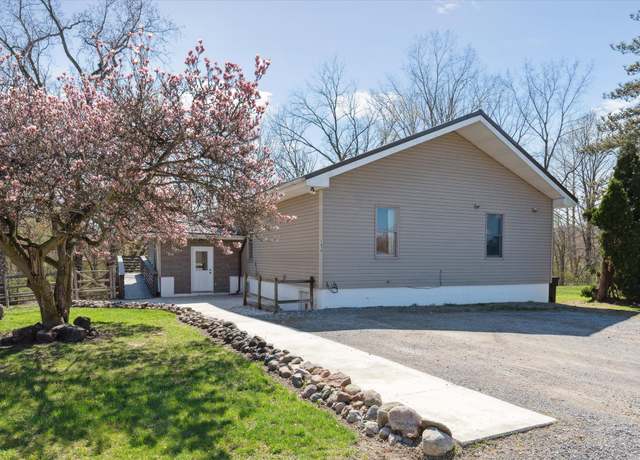 Property at 7410 Warwick Rd, Hudson, MI 49247, 3 beds, 2 baths
