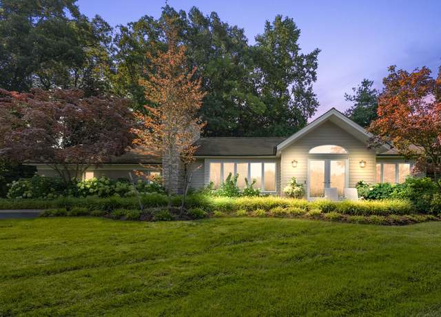 Property at 4779 Walnut Lake Rd, Bloomfield Hills, MI 48301, 2 beds, 2 baths