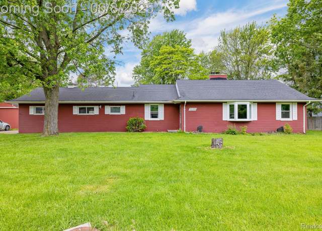 Property at 36195 Farmbrook Dr, Clinton Township, MI 48035, 3 beds, 2 baths