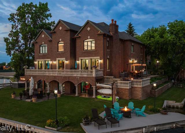 Property at 328 S Broadway St, Lake Orion, MI 48362, 7 beds, 6 baths