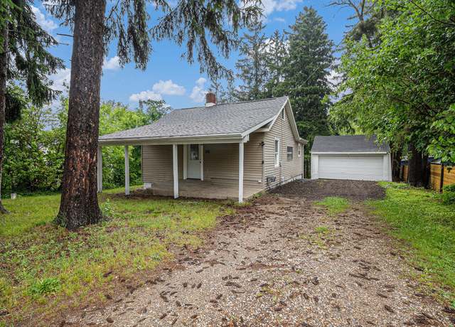 Property at 145 Sycamore St, Jackson, MI 49202, 2 beds, 1 bath